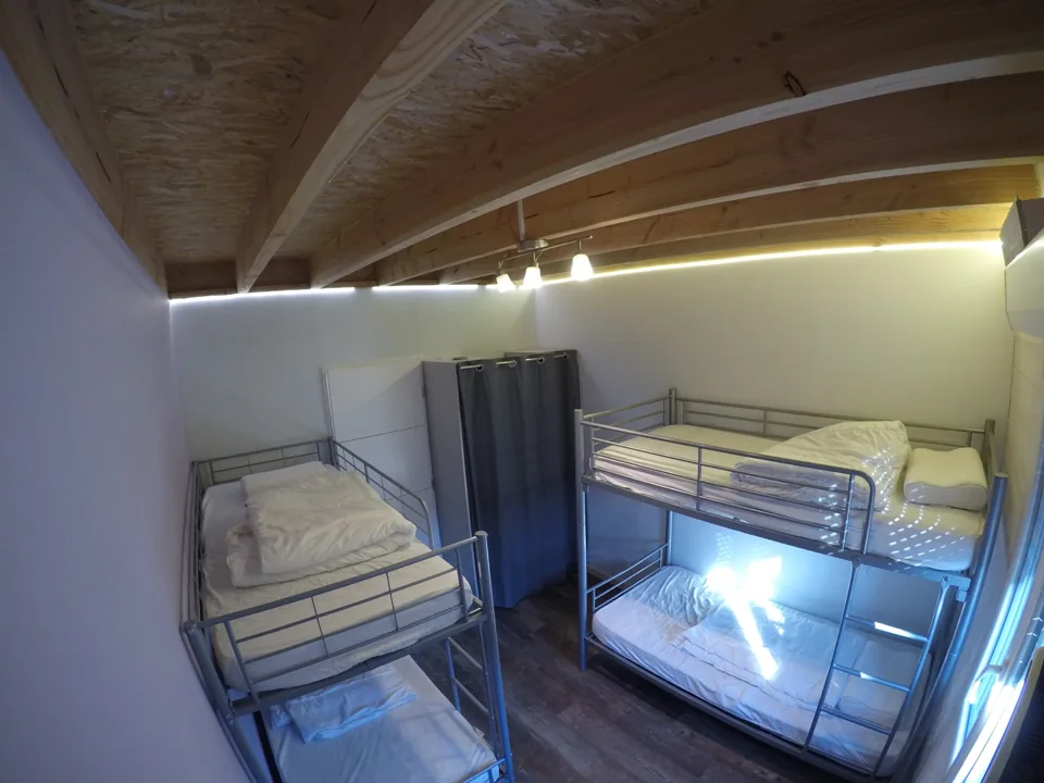 Chambre familiale avec deux lits superposés